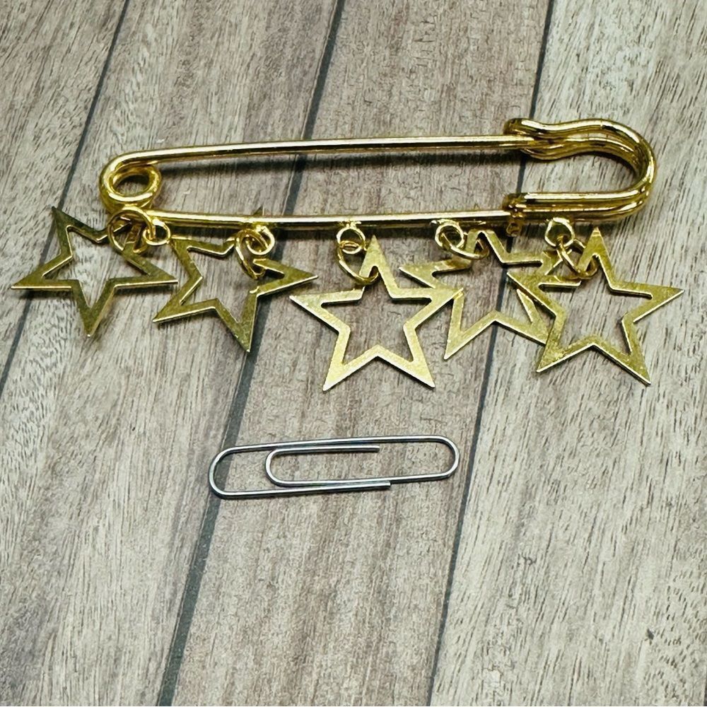 Gold Dangle Stars Safety Pin Brooch B4‎
